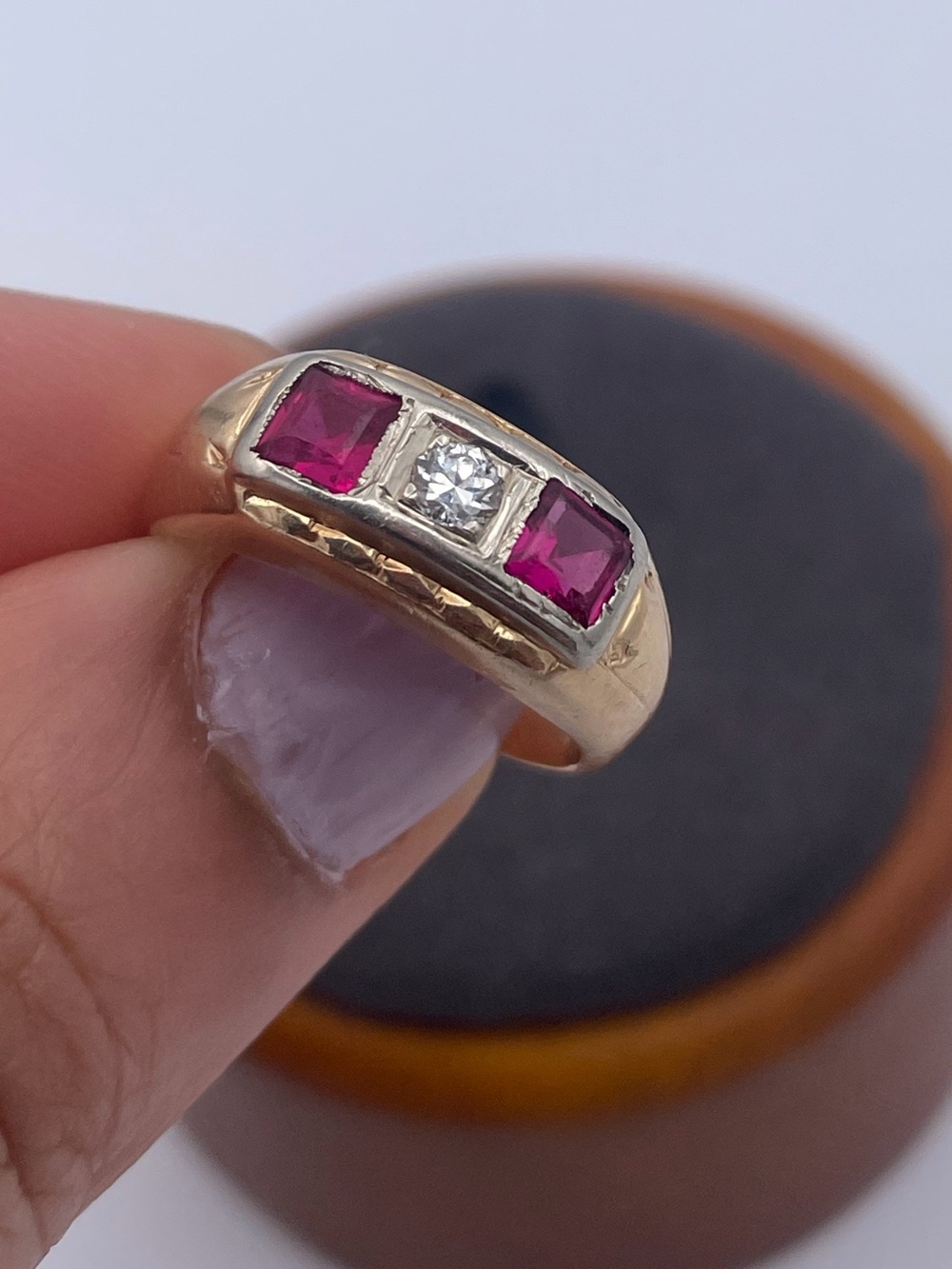 Vintage 14K Gold Ruby and Diamond Ring Three Stone Ring Estate 0.15ct Size 6 - Picture 9 of 9